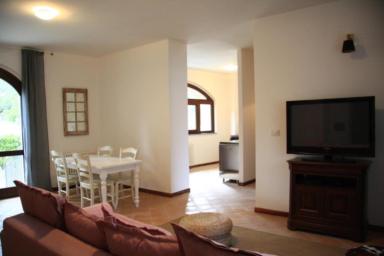 Ht Castello Di Campolongo Aparthotel Valfabbrica Luaran gambar