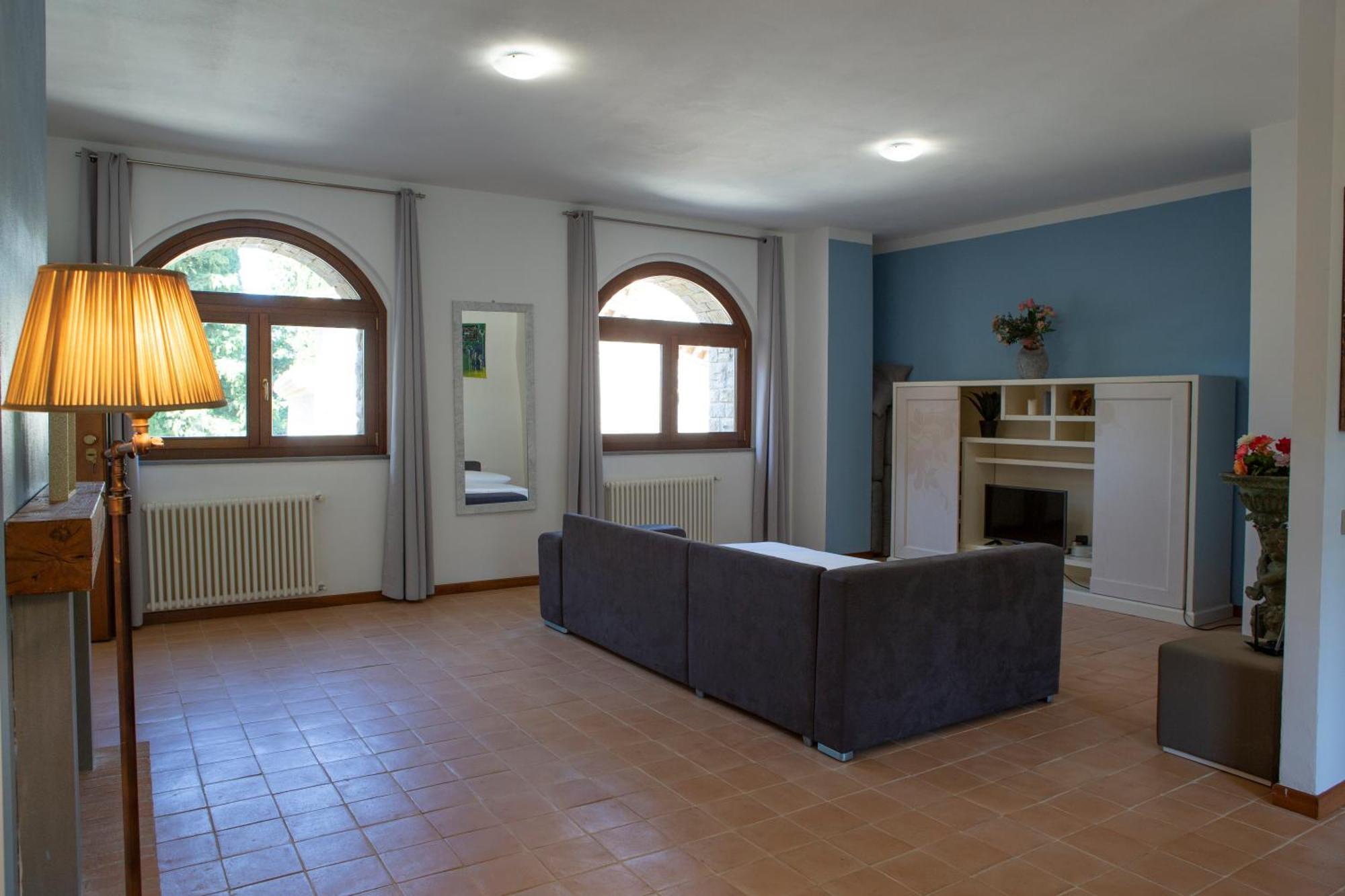 Ht Castello Di Campolongo Aparthotel Valfabbrica Luaran gambar
