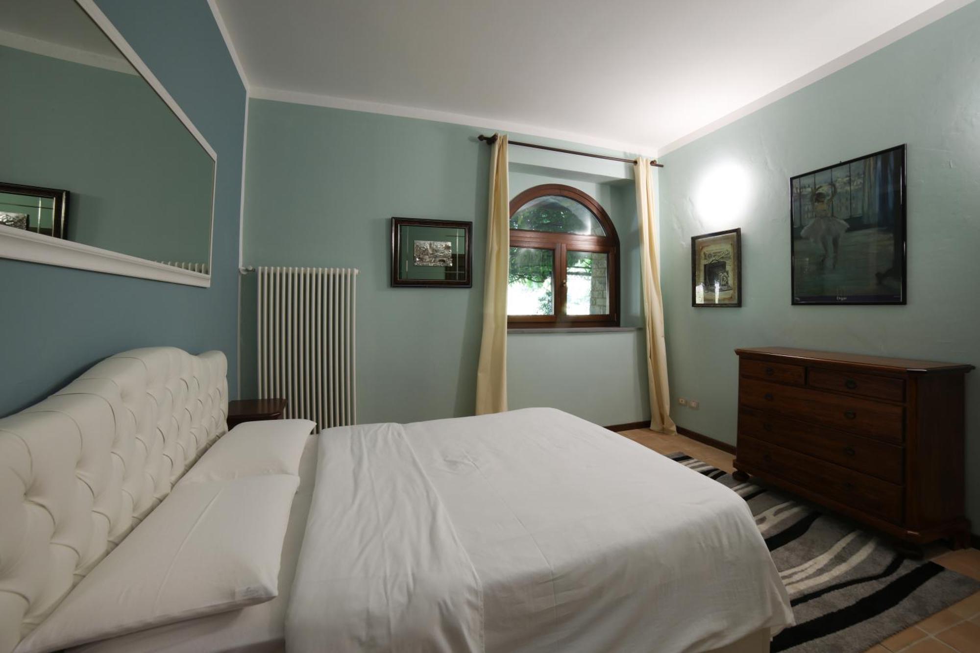 Ht Castello Di Campolongo Aparthotel Valfabbrica Luaran gambar