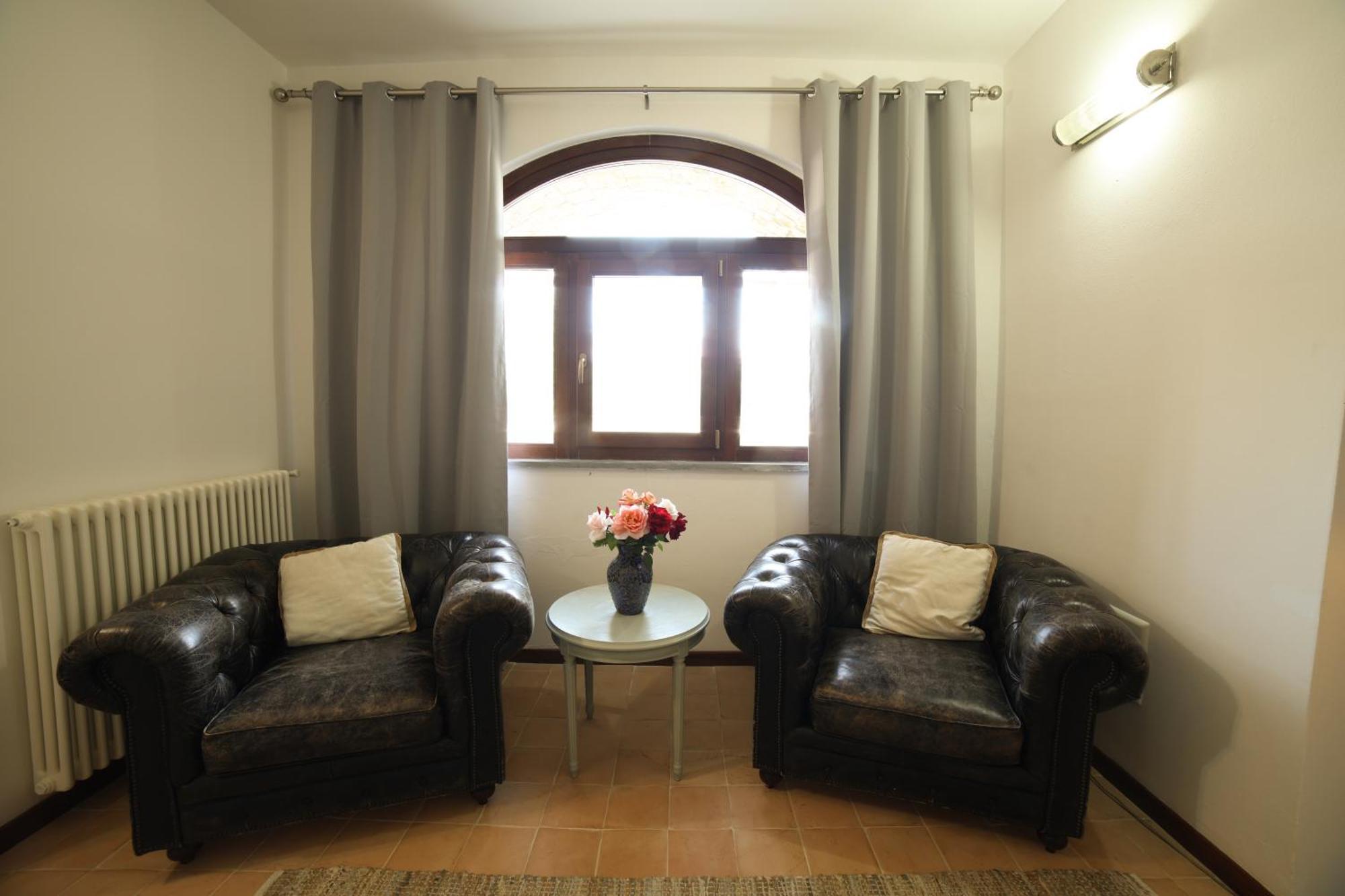 Ht Castello Di Campolongo Aparthotel Valfabbrica Luaran gambar