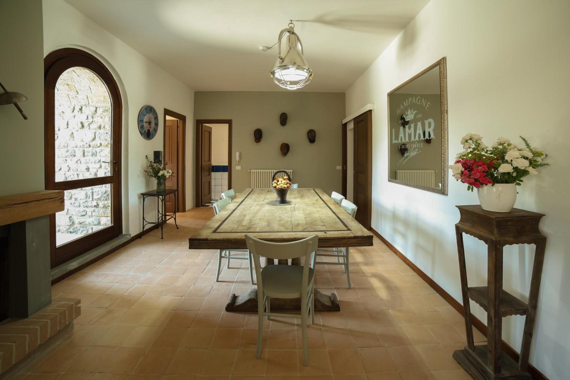 Ht Castello Di Campolongo Aparthotel Valfabbrica Luaran gambar